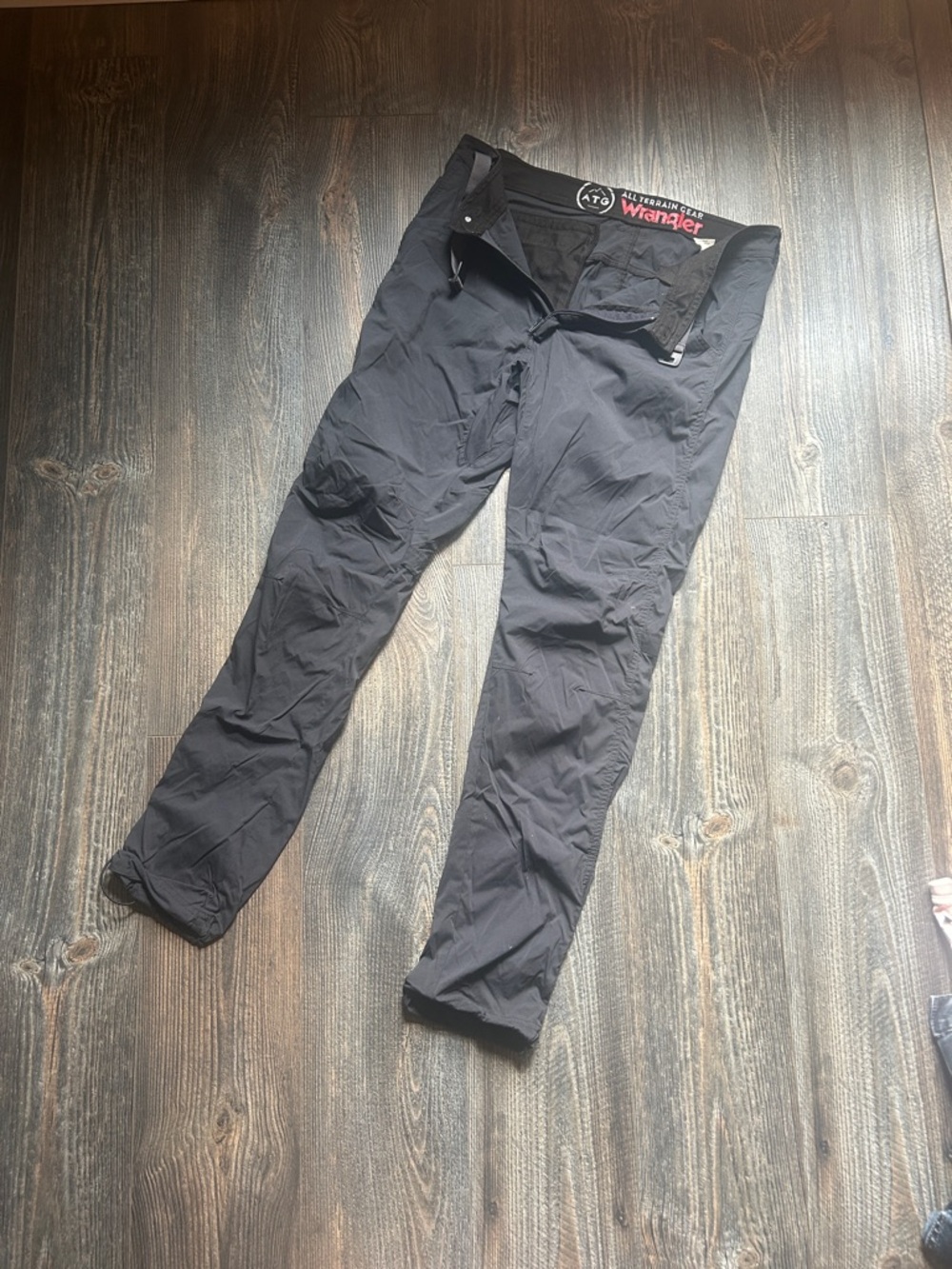 Wrangler Men's Black Cargo Pants - Tactical Style